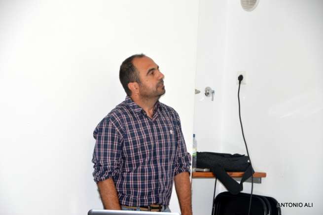 Momento de la charla (Foto Antonio Alí)