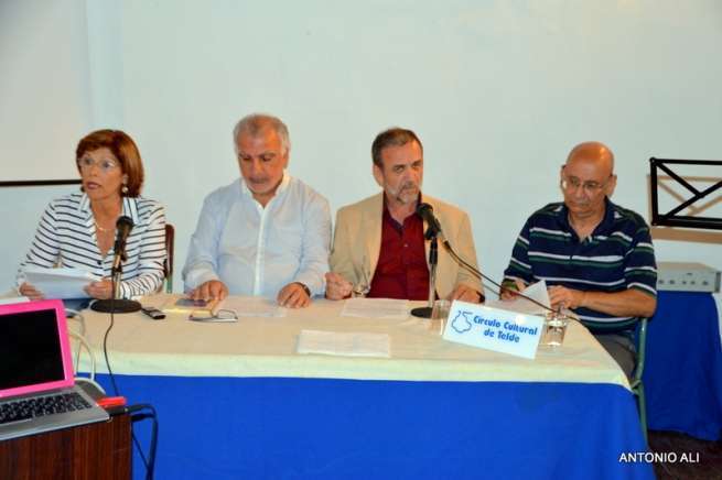 Momento del acto de esta noche en El Círculo Cultural de Telde (Foto Antonio Alí)