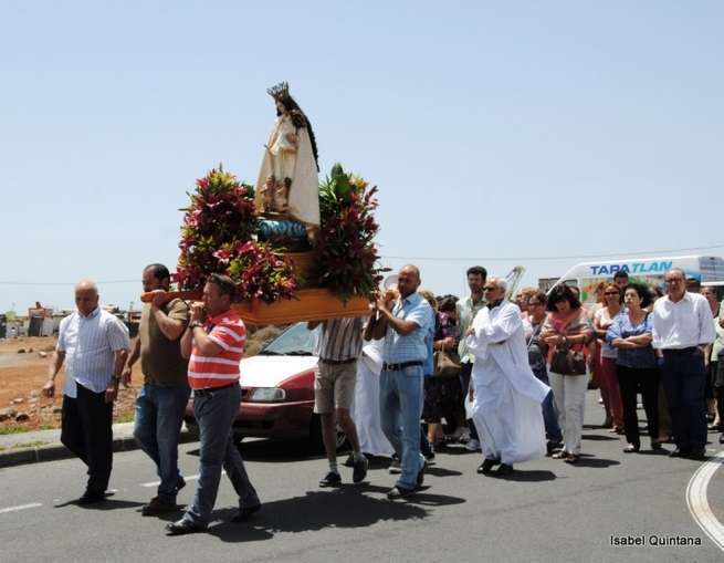 Momento de la procesión (Foto TA)