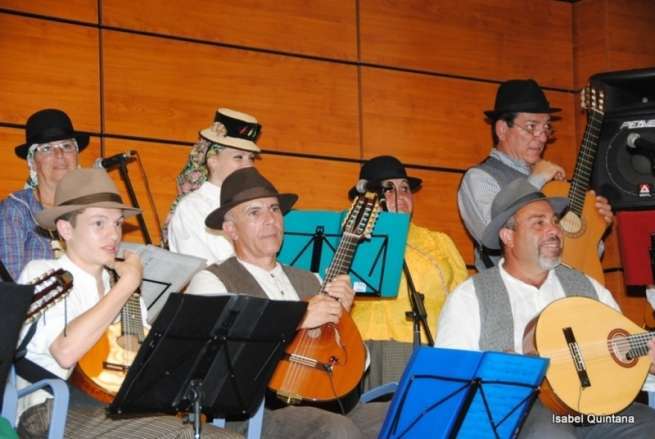 Momento de la actuación de Cendro (Foto Isabel Quintana)