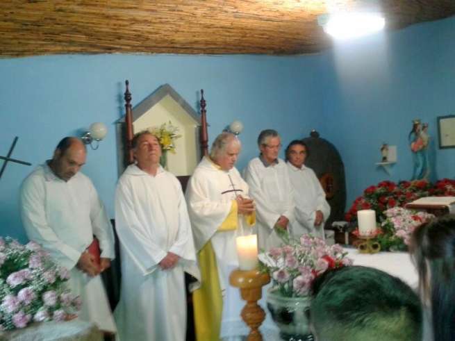 Celebración de la misa en Tecén (Foto TA)