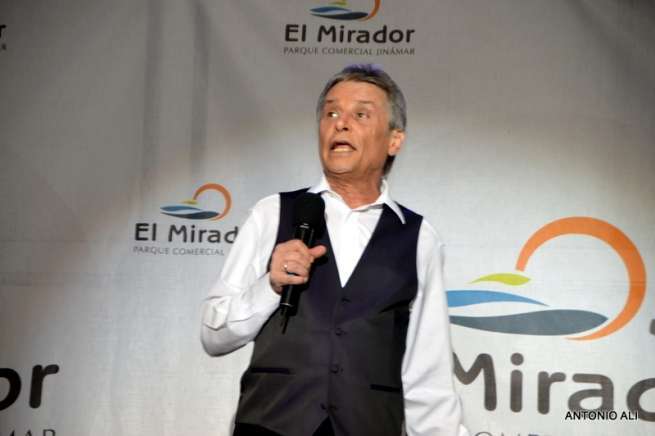 Momento de la actuación de Manolo Viera (Foto Antonio Alí)