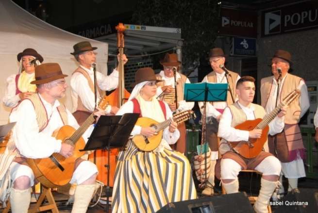 Momento de la actuación de Cendro (Foto Isabel Quintana)