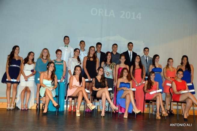 Uno de los grupos de 2Âº de Bachillerato orlados ayer (Foto Antonio Alí)