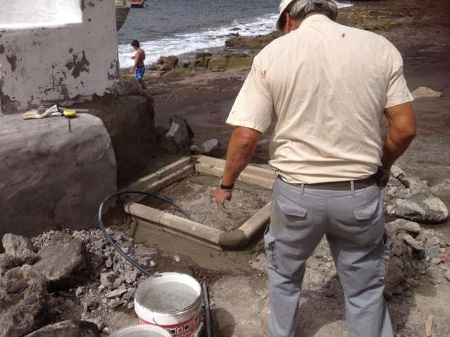 La ducha instalada a pie de playa (Foto TA)