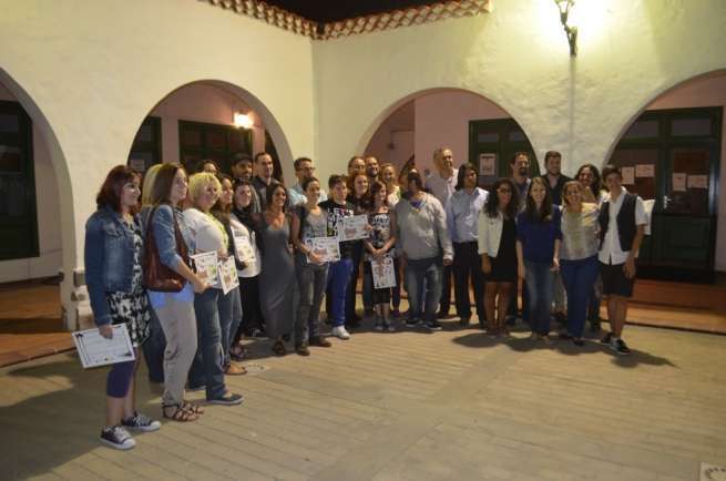 Concejales con los participantes en el taller (Foto TA)