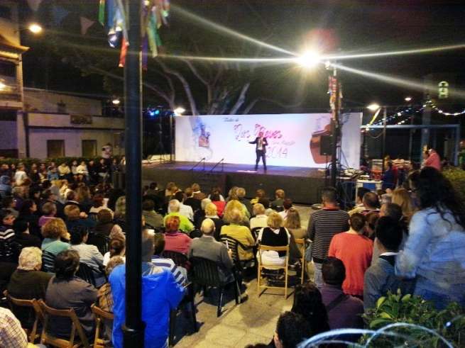 Un humorista llenó ancoche la plaza de Lomo Magullo (Foto TA)