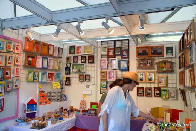 Uno de los puestos de la feria (Foto Antonio Alí)