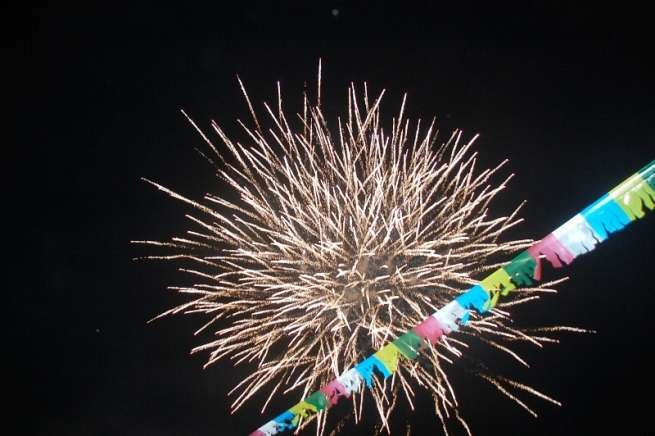 Efecto pirotécnico en el cielo de Melenara (Foto TA)