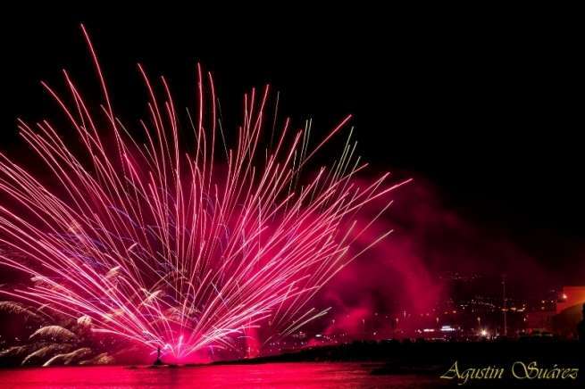 Bella imagen captada por Agustín Suárez del espectáculo pirotécnico del pasado sábado