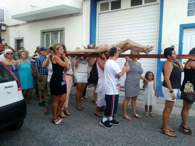 Momento de la procesión de este domingo (Foto TA)