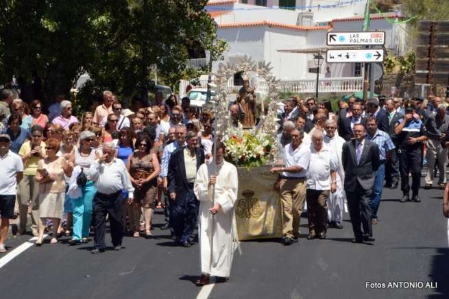 Momento de la procesión de este domingo en Artenara (Foto Antonio Alí)