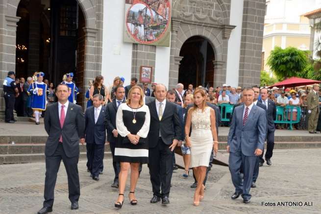 La alcaldesa de Telde, este domingo en la procesión en la villa mariana de Teror (Foto Antonio Alí)