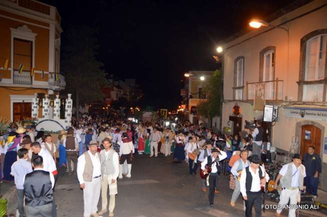 Momento de la romería (Foto TA)