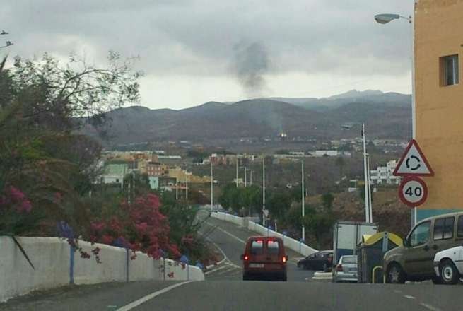 Imagen de la gran columna de humo visible desde distintas zonas de Telde (Foto TA)