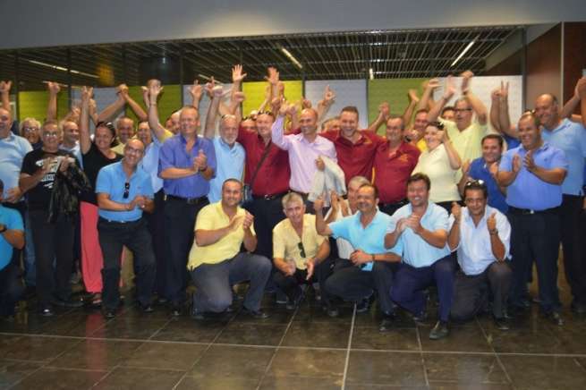 Los taxistas celebran la modificación de la Ley regional de Transporte con los políticos de Telde e Ingenio (Foto TA)