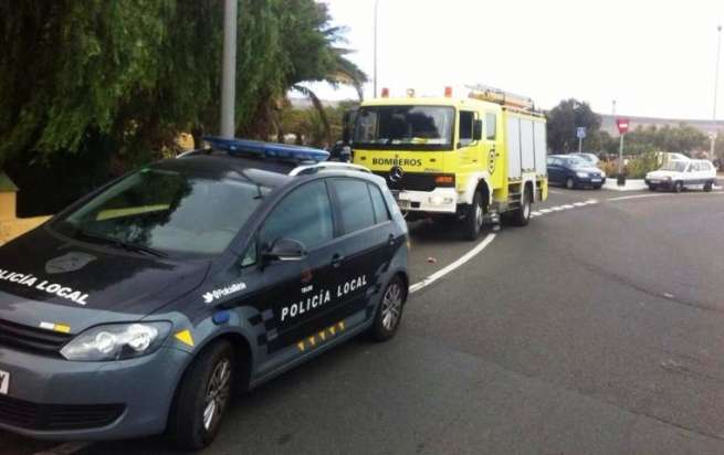 Bmberos y Policía Local acudieron al lugar de siniestro (Foto TA)