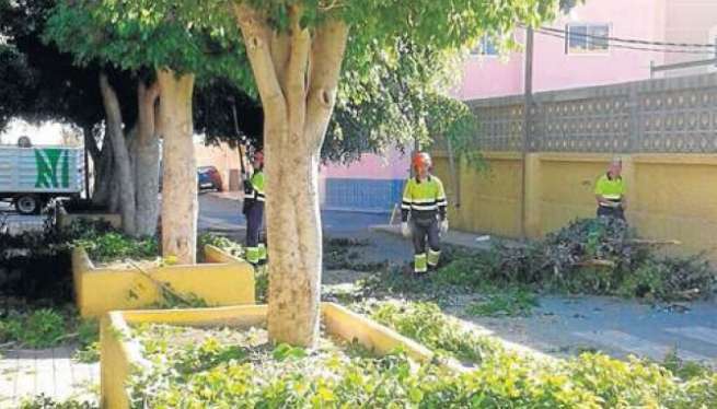 Intervención del personal de FCC ( Foto C7)