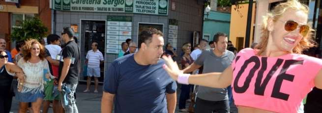 Momento de la sesión de zumba en San Gregorio (Foto Antonio Alí)
