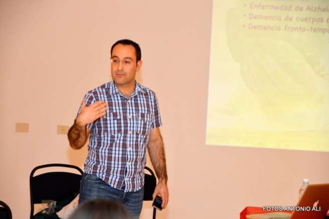 Momento de la charla (Foto Antonio Alí)