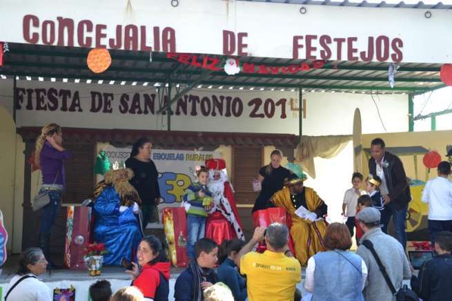 Imagen de la fiesta navideña celebrada esta mañana en el barrio teldense de San Antonio (Foto TA)