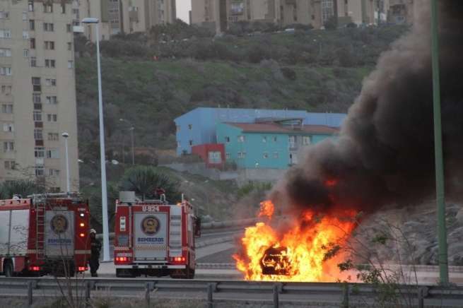 Imagen del incendio captada (Foto Víctor Díaz)