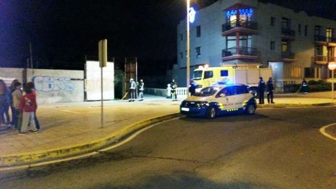 Momento de la intervención de los bomberos (Foto Gustavo Castro)