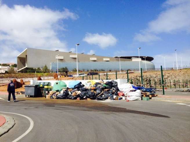 Imagen captada este domingo por un usuario del muelle (Foto TA)