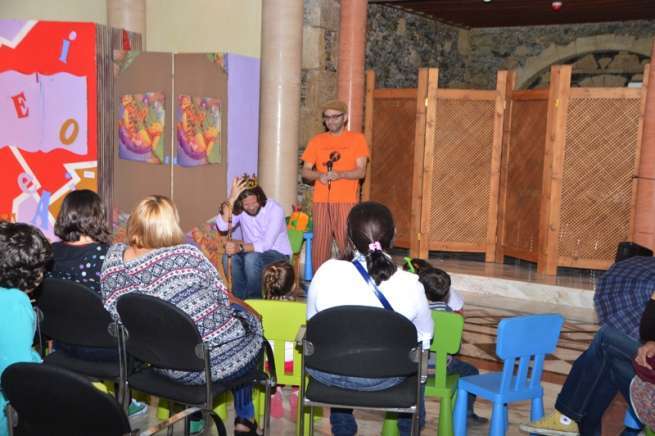Imagen de la sesión de teatro infantil de Timbiriqui (Foto Antonio Alí)