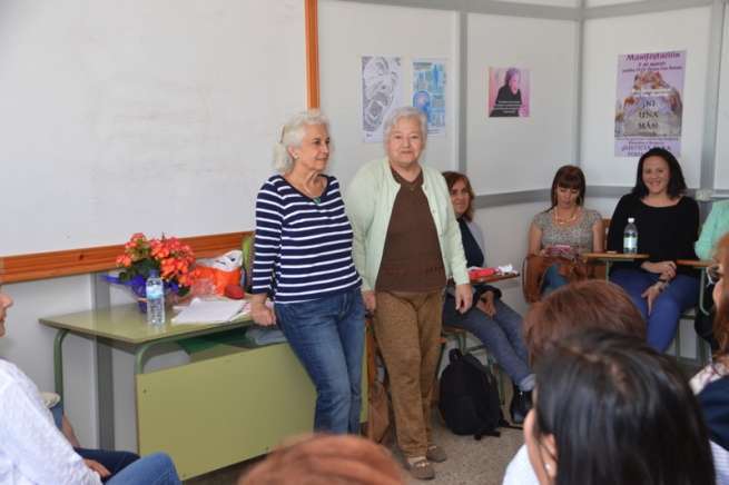 Sita García y Juana María Ruiz, durante la charla de ayer miércoles (Foto Antonio Alí)