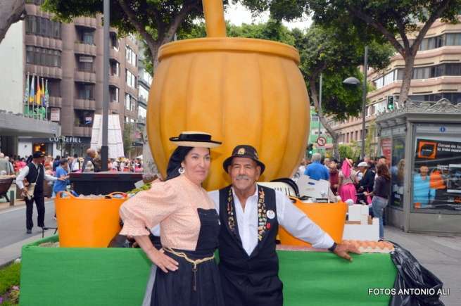Una de las carretas de la fiesta celebrada en la capital grancanaria (Foto Antonio Alí)