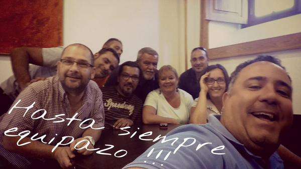 El edil Agustín Pérez se hace una autofoto con los trabajadores municipales de Festejos (Foto twitter Agustín Pérez)