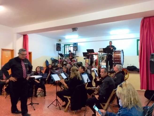 Momento de la actuación de la Banda de Música (Foto TA)