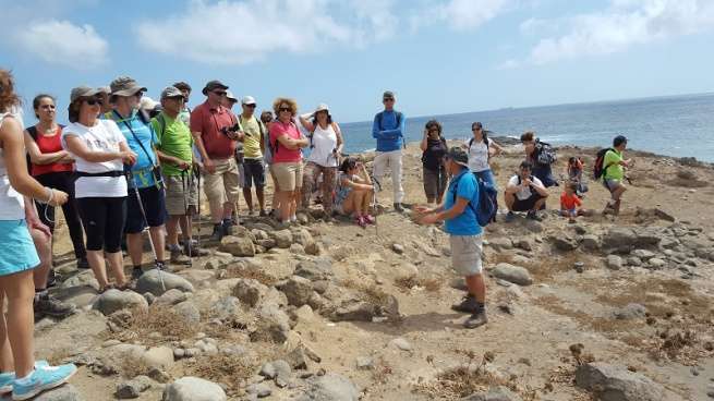 El profesor Espiño Meilán ofició de guía (Foto TA)