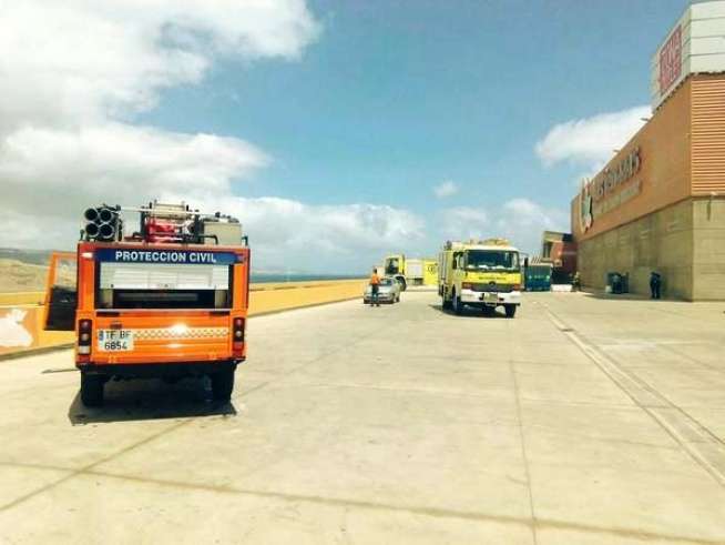 Efectivos de emergencia en el lugar del siniestro (Foto TA)