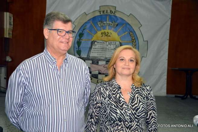Antonio María González Padrón (i) junto a una integrante del colectivo Hilda Zudán (Foto Antonio Alí)
