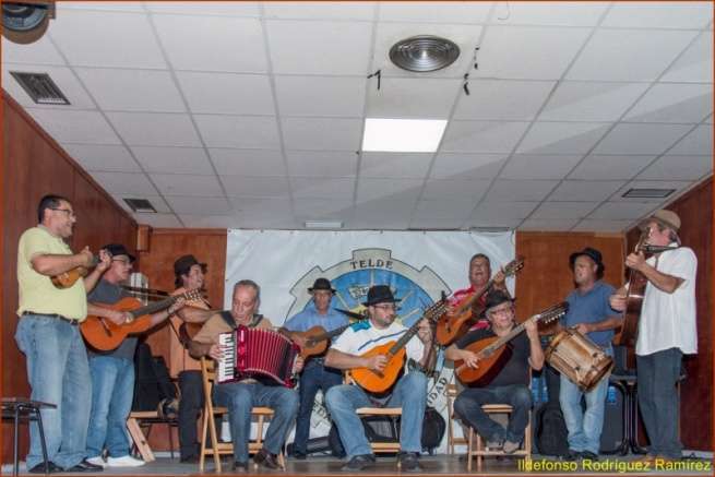 La parranda dio un concierto este martes en la sociedad recreativa de Los Llanos (Foto Ildefonso Rodríguez)