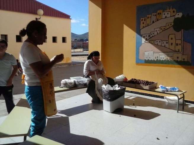Momento de la fiesta de Los finaos celebrada en el CEIP Poeta Francisco Tarajano (Foto TA)