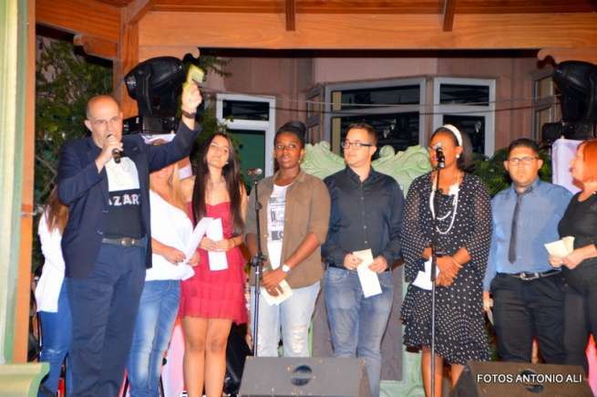 Momento de la interpretación desde el quiosco de la música en Los Llanos (Foto Antonio Alí)