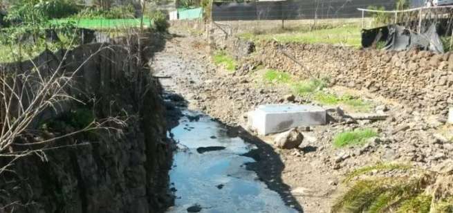 Vertido de aguas fecales en el Barranco de El Calero (Foto ta)
