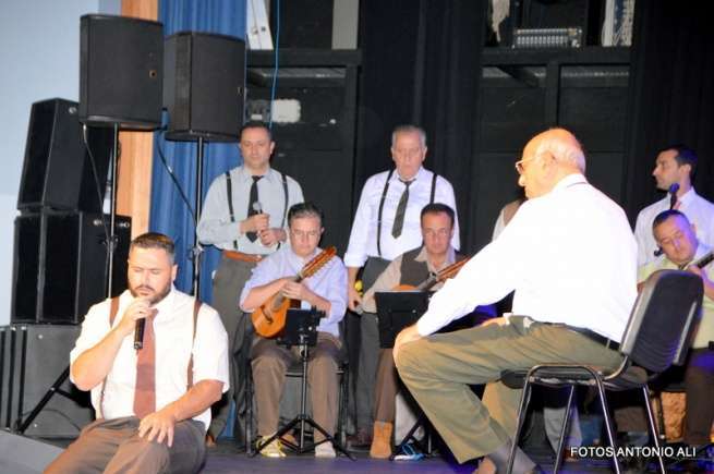 El grupo presentó su disco en Telde esta noche en el Teatro Municipal (Foto Antonio Alí)