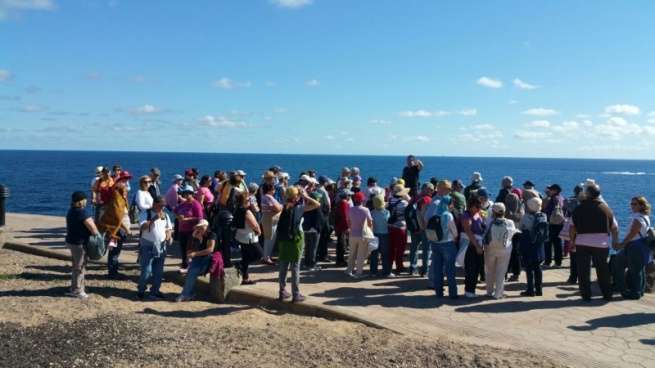 Grupo de mayores de Arucas de visita por la costa de Telde