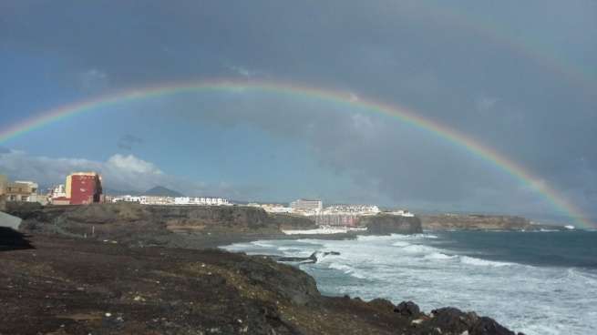 Arcoiris en la costa de Telde (Foto Gumersindo Hernández)