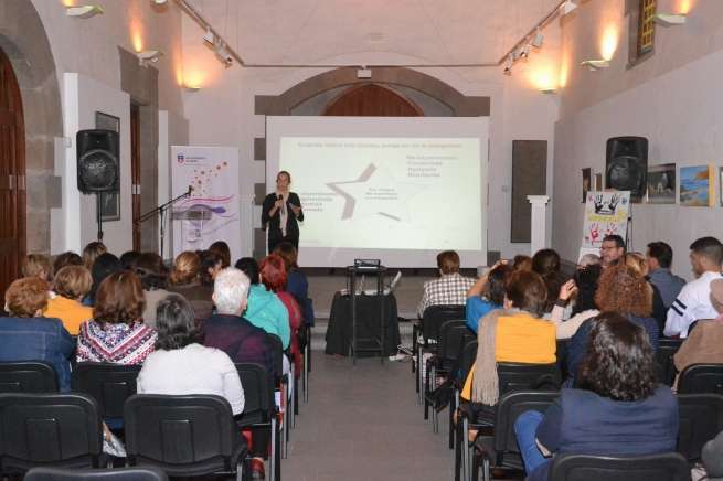 Cerca de 40 personas asistieron este jueves al taller de coaching impartido por la especialista Vanessa Limpkin (Foto TA)