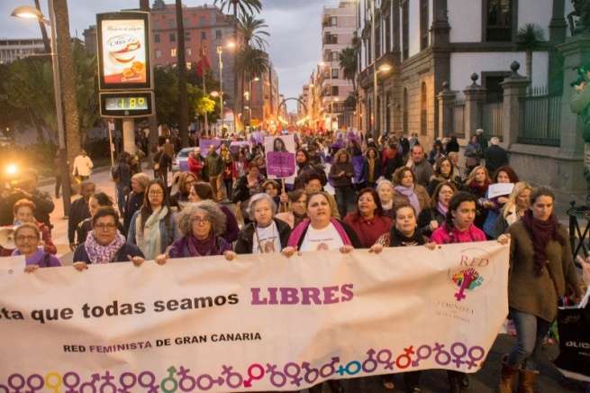 Grupo de activistas de Telde, en la manifestación de este martes en la capital grancanaria (Foto Acfi Press)