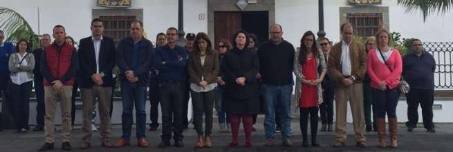 Minuto de silencio en el Ayuntamiento de Telde (Foto TA)