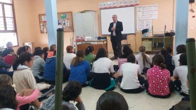 Momento de la charla de Grisaleña de esta mañana (Foto TA)