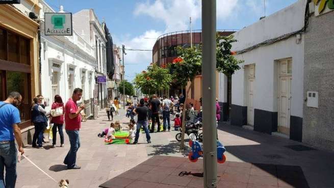 Actividades para los más pequeños en la calle peatonal (Foto TA)