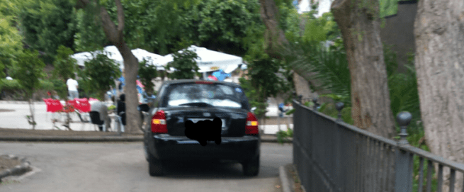 Vehículo estacionado en el parque de San Juan el pasado sábado (Foto TA)