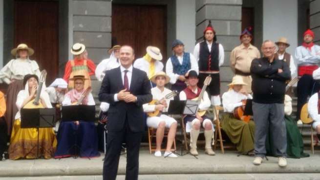 Momento del acto de esta mañana (Foto TA)